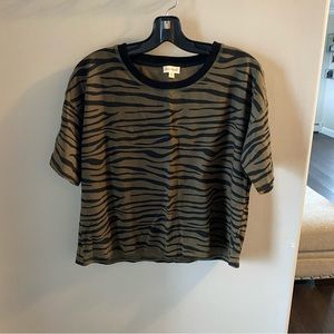 NWOT Hem & Thread Top